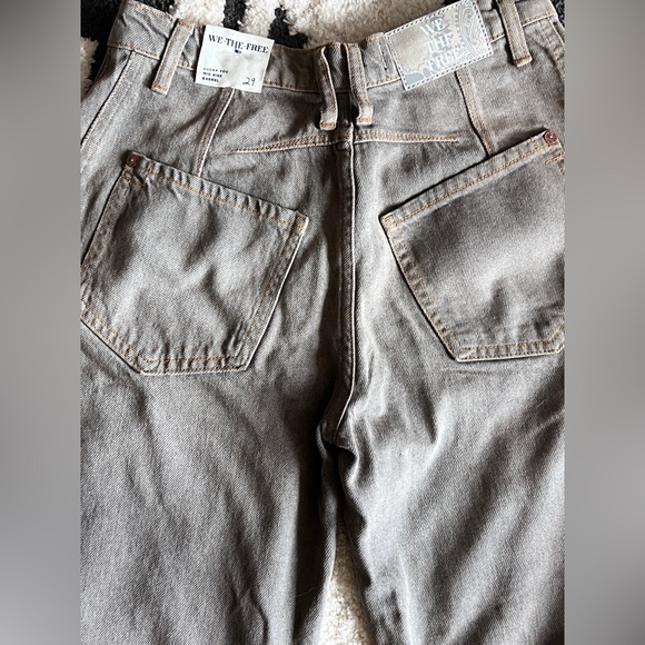 NWOT- We The Free Good Luck Mid-Rise Barrel Jeans Size 29 But Run VERY Small - Picture 5 of 6